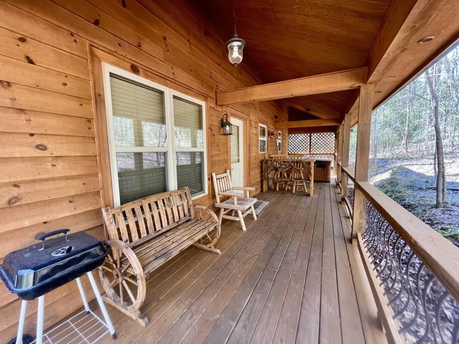 2 Bed Cabin Hot Tub Close To Helen #16 Екстериор снимка