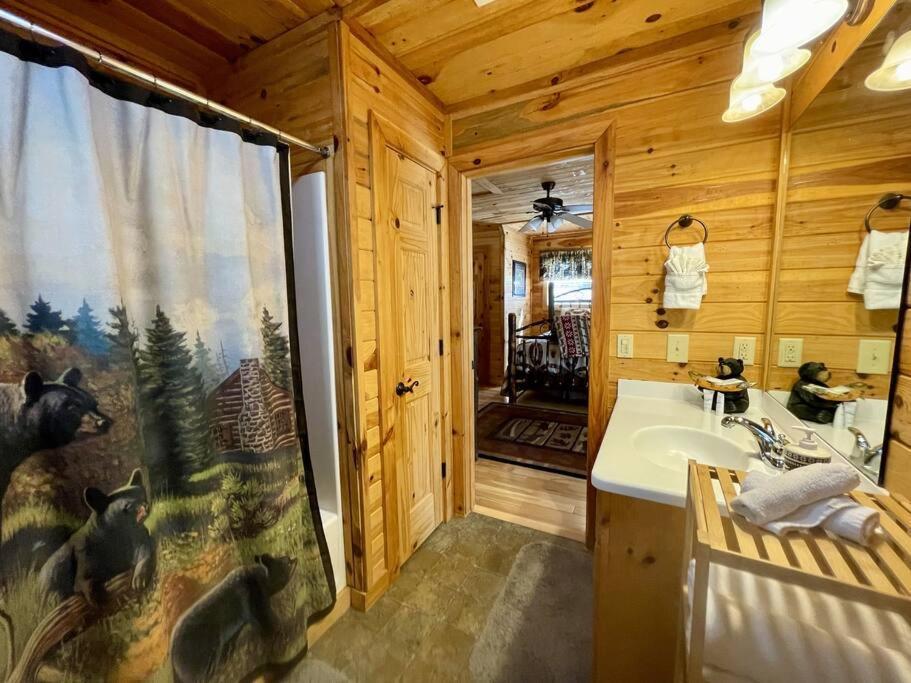 2 Bed Cabin Hot Tub Close To Helen #16 Екстериор снимка