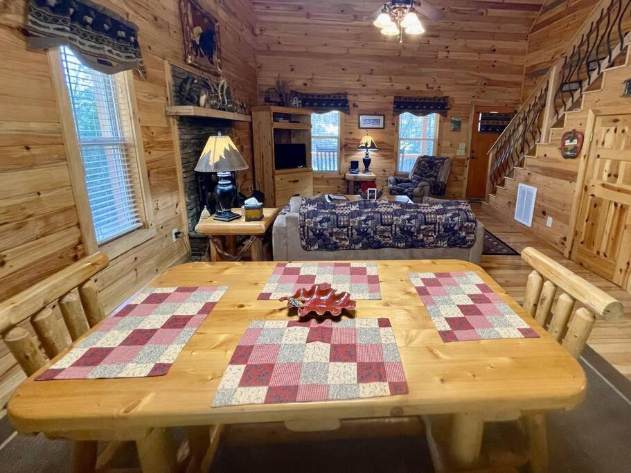 2 Bed Cabin Hot Tub Close To Helen #16 Екстериор снимка