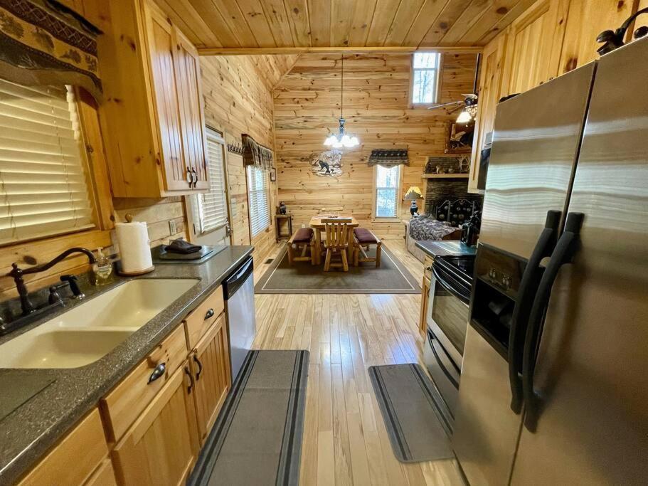 2 Bed Cabin Hot Tub Close To Helen #16 Екстериор снимка
