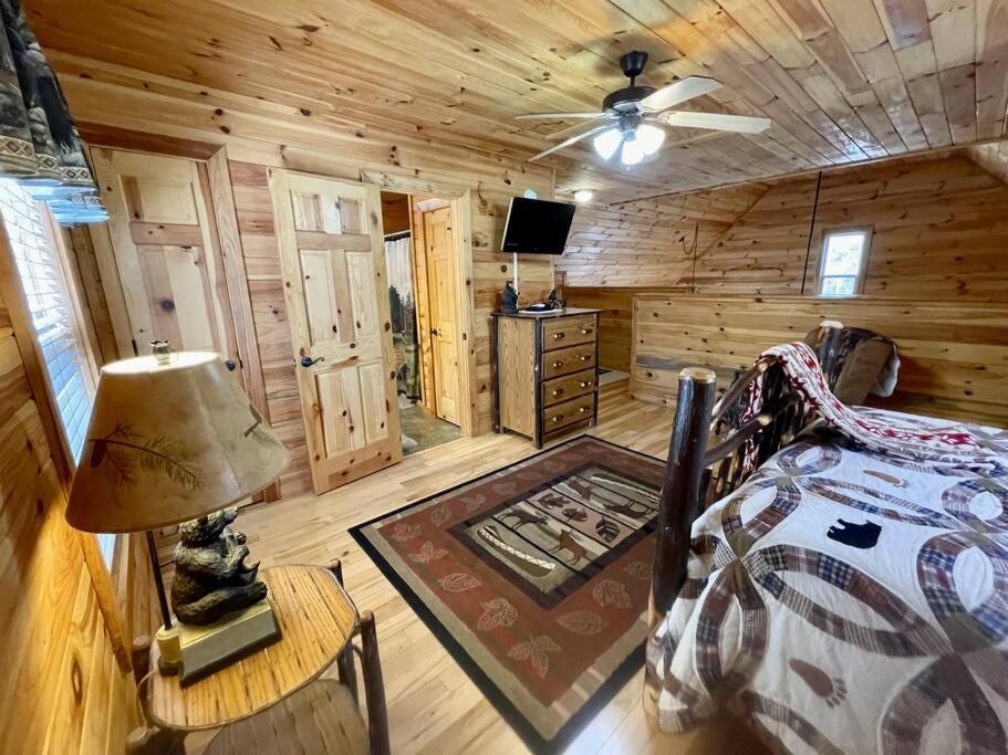 2 Bed Cabin Hot Tub Close To Helen #16 Екстериор снимка