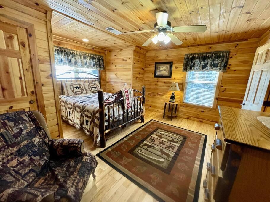 2 Bed Cabin Hot Tub Close To Helen #16 Екстериор снимка