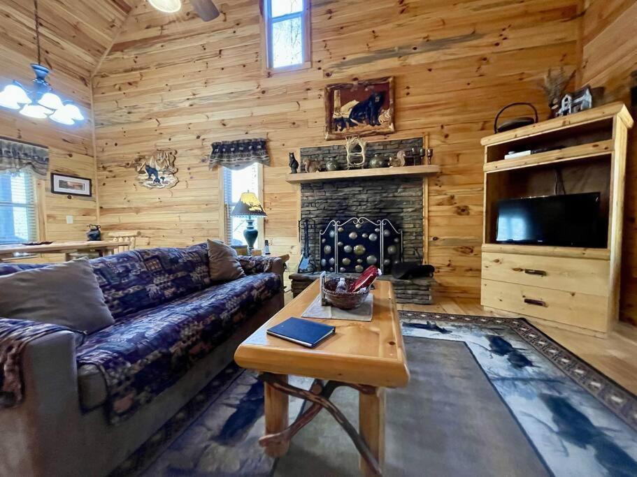 2 Bed Cabin Hot Tub Close To Helen #16 Екстериор снимка